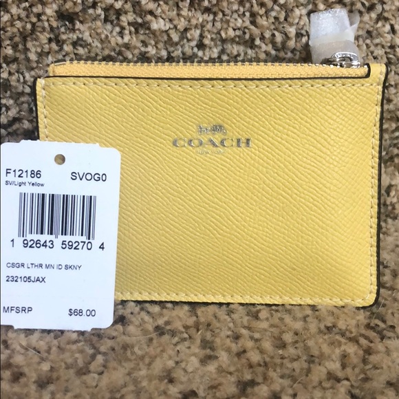 Coach Accessories - 🐠 Coach Card Key Holder